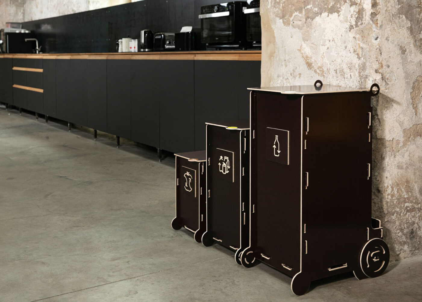 Recycling bins for commercial interiors that support consistent waste sorting across teams.